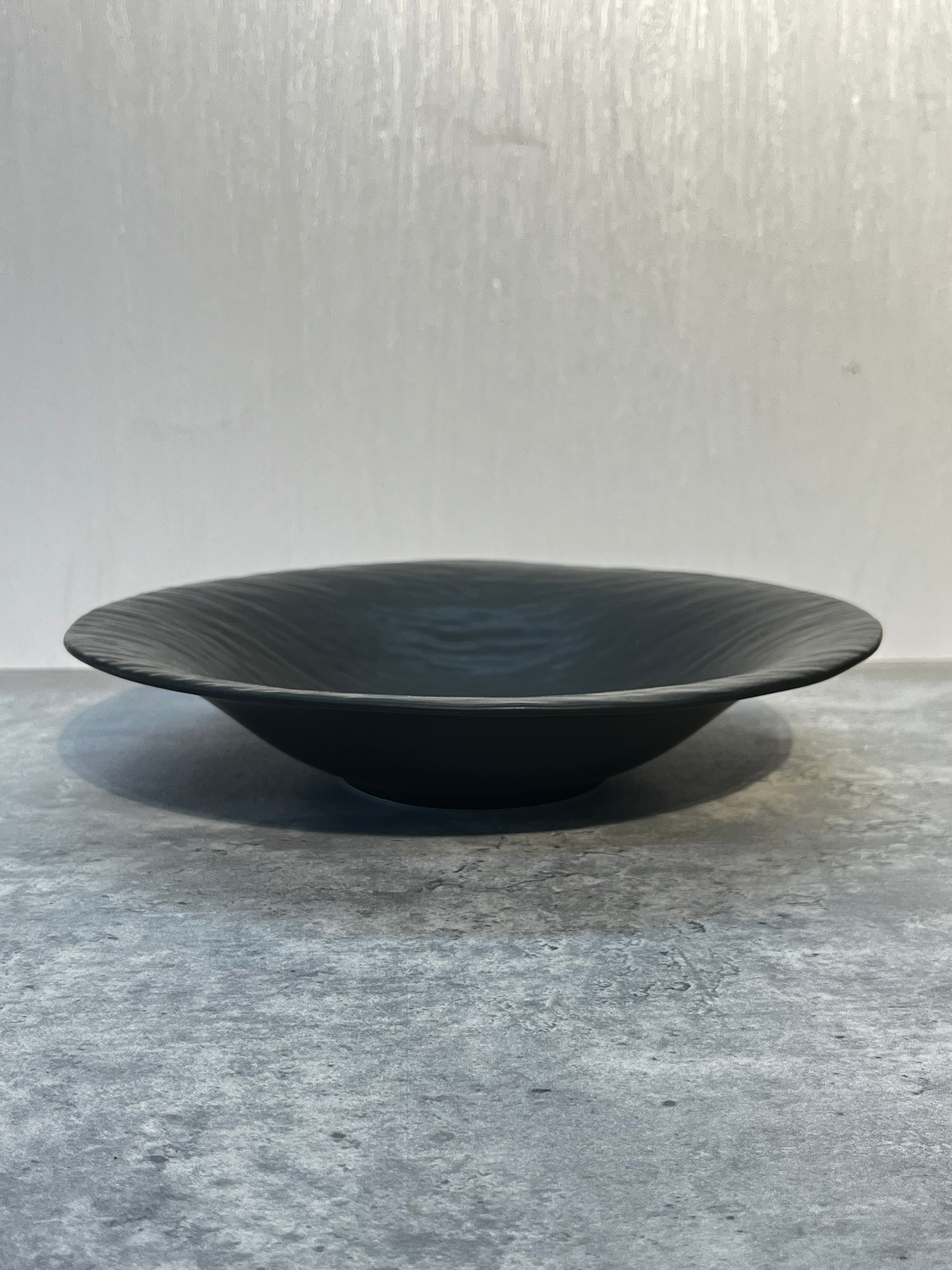 Caviar Pasta Plate Black 9.75"
