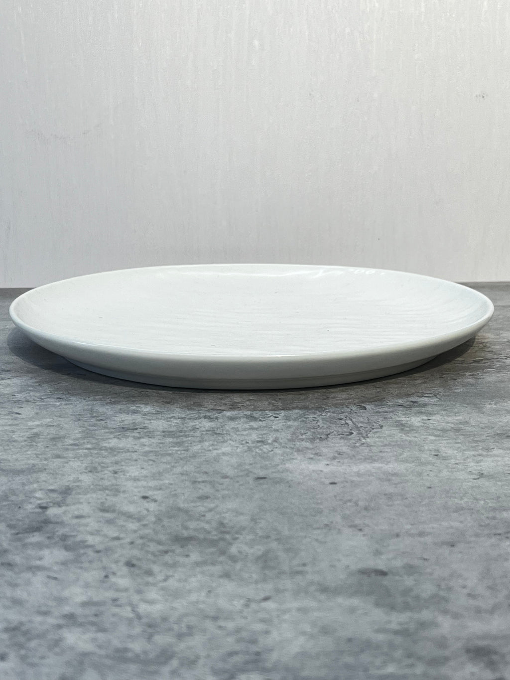 Caviar Round Plate White 9.5"