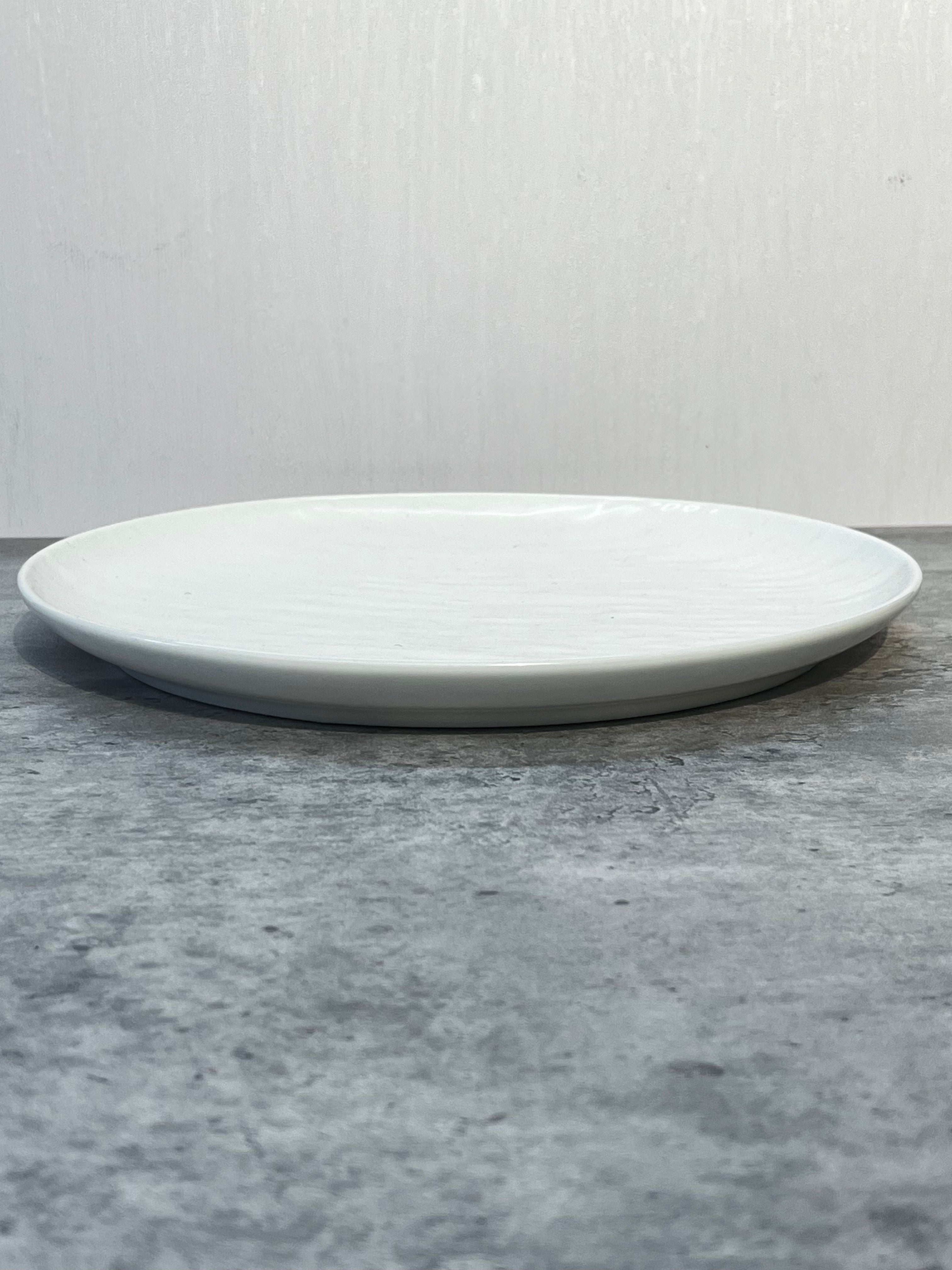 Caviar Round Plate White 9.5"