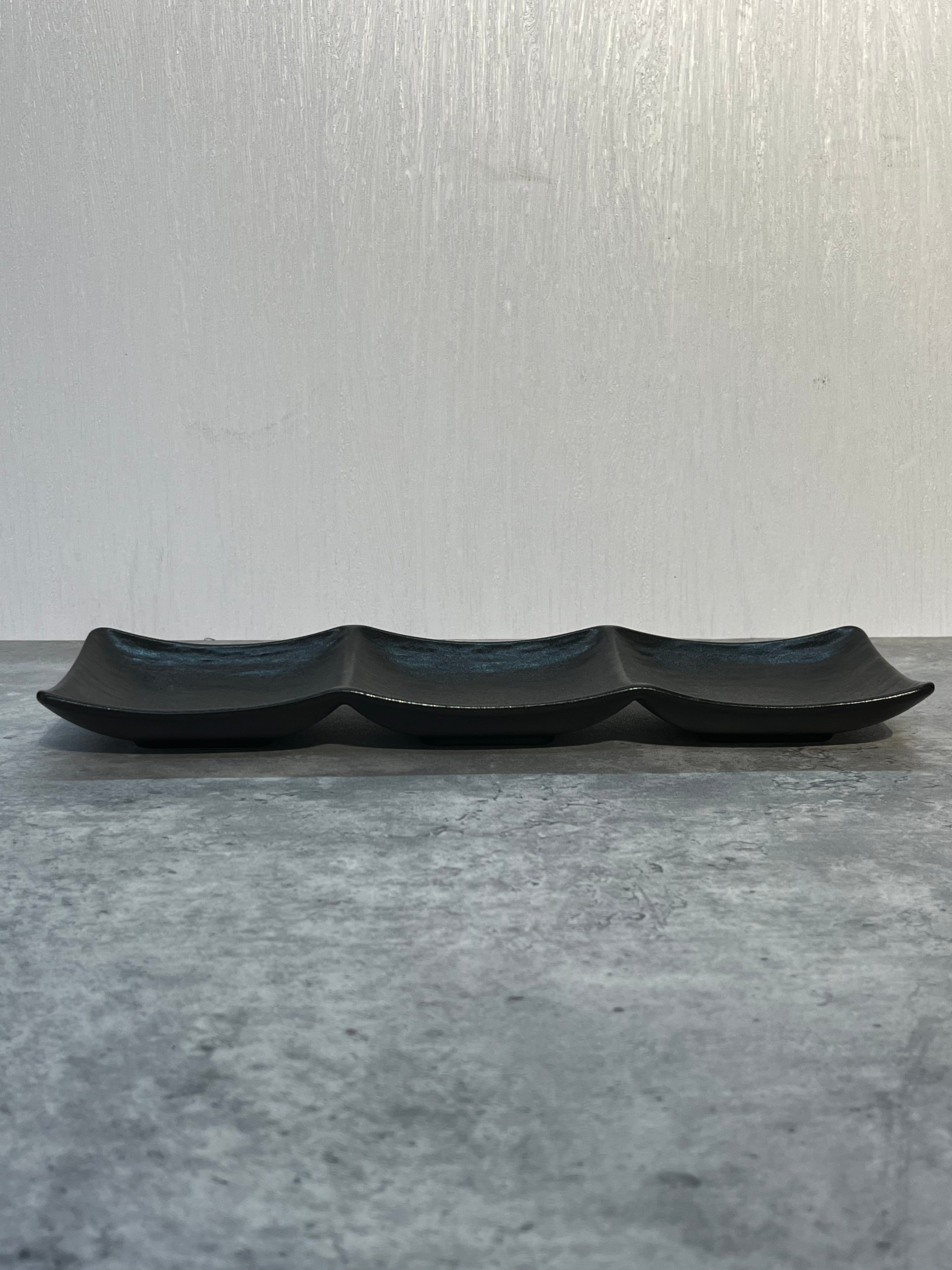 Caviar Three Lattice Saucer Black 12"