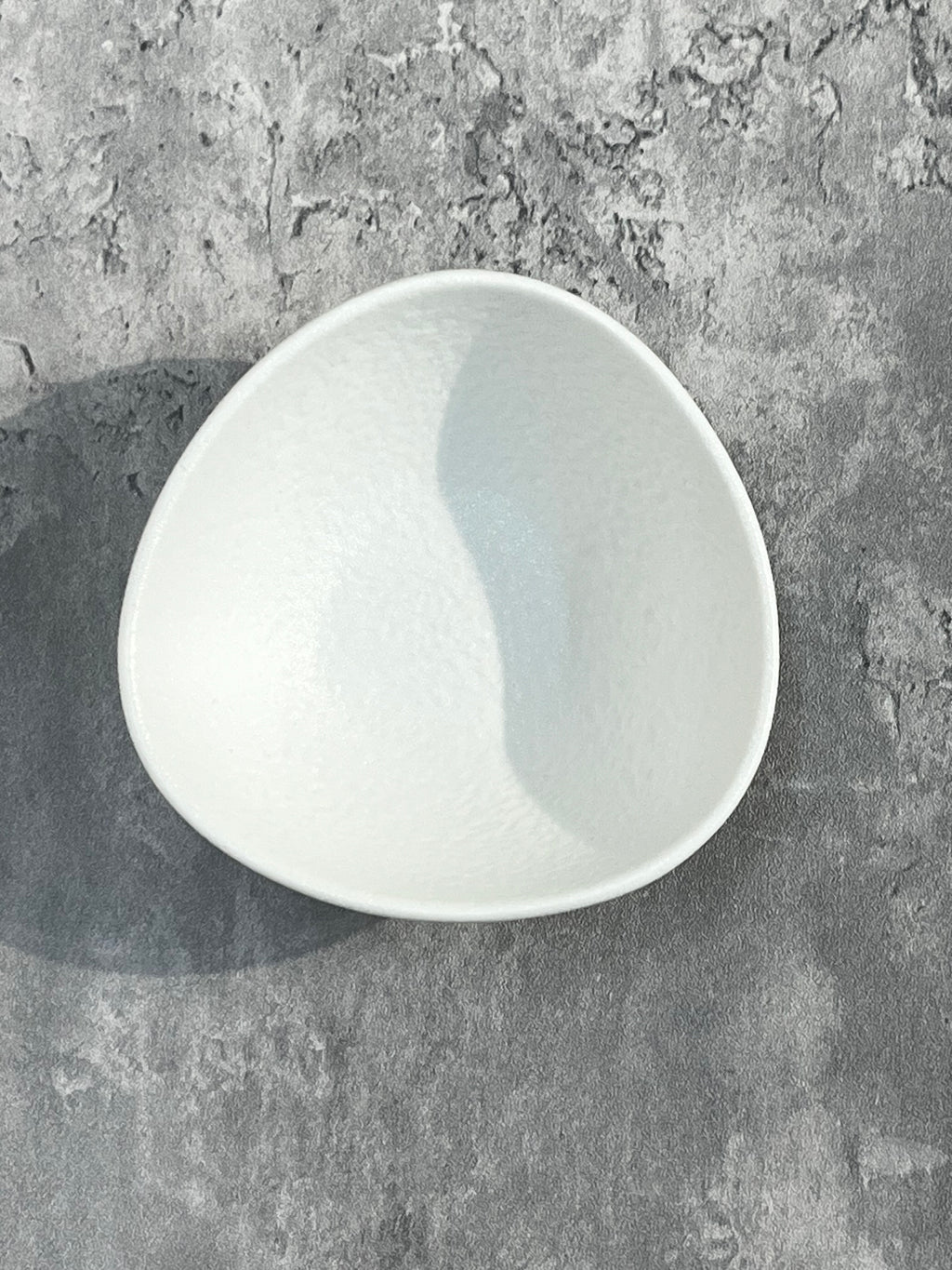 Caviar Triangle Bowl WHITE 3.75"