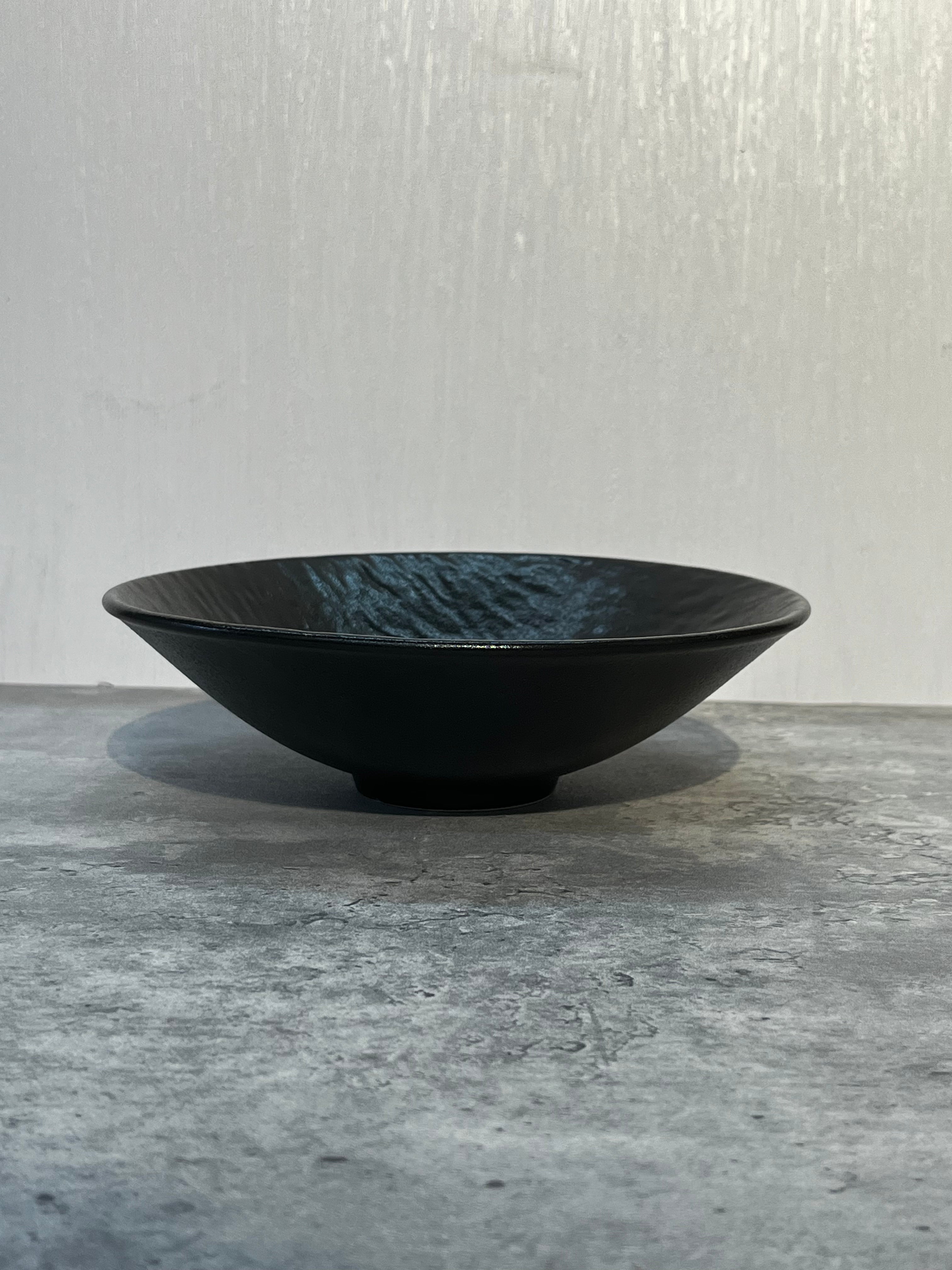 Caviar Wide Bowl Black 7"