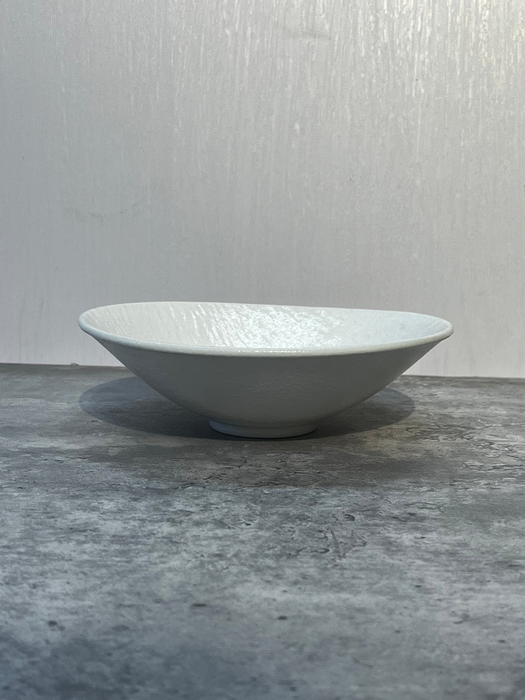 Caviar Wide Bowl White 7"
