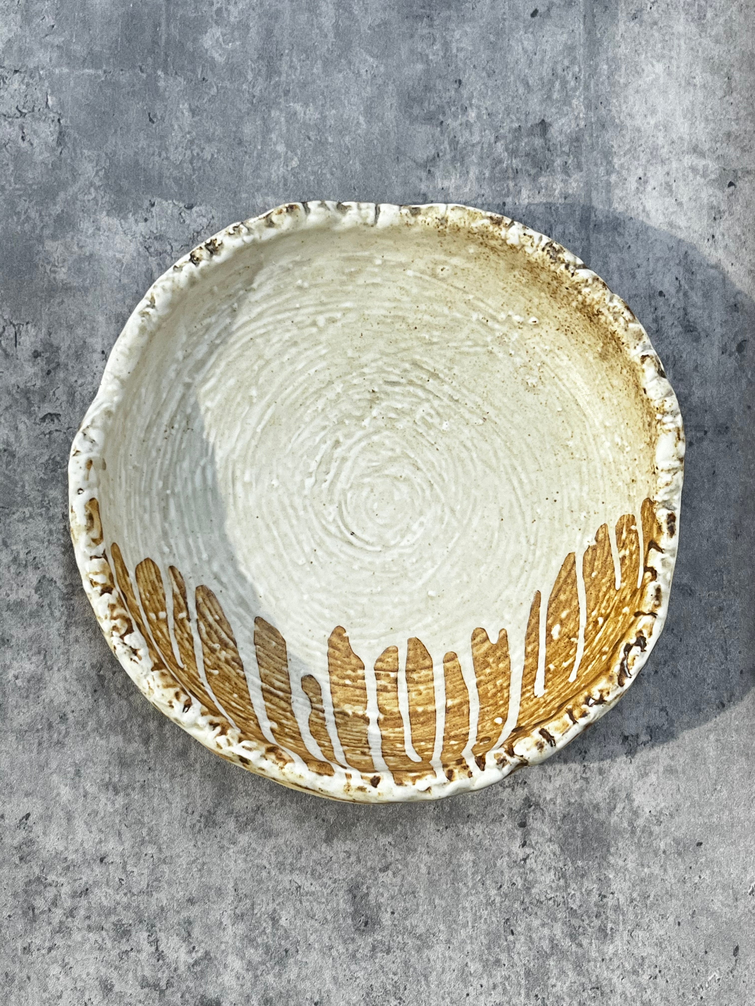Coco Rustic Wide Base 8"
